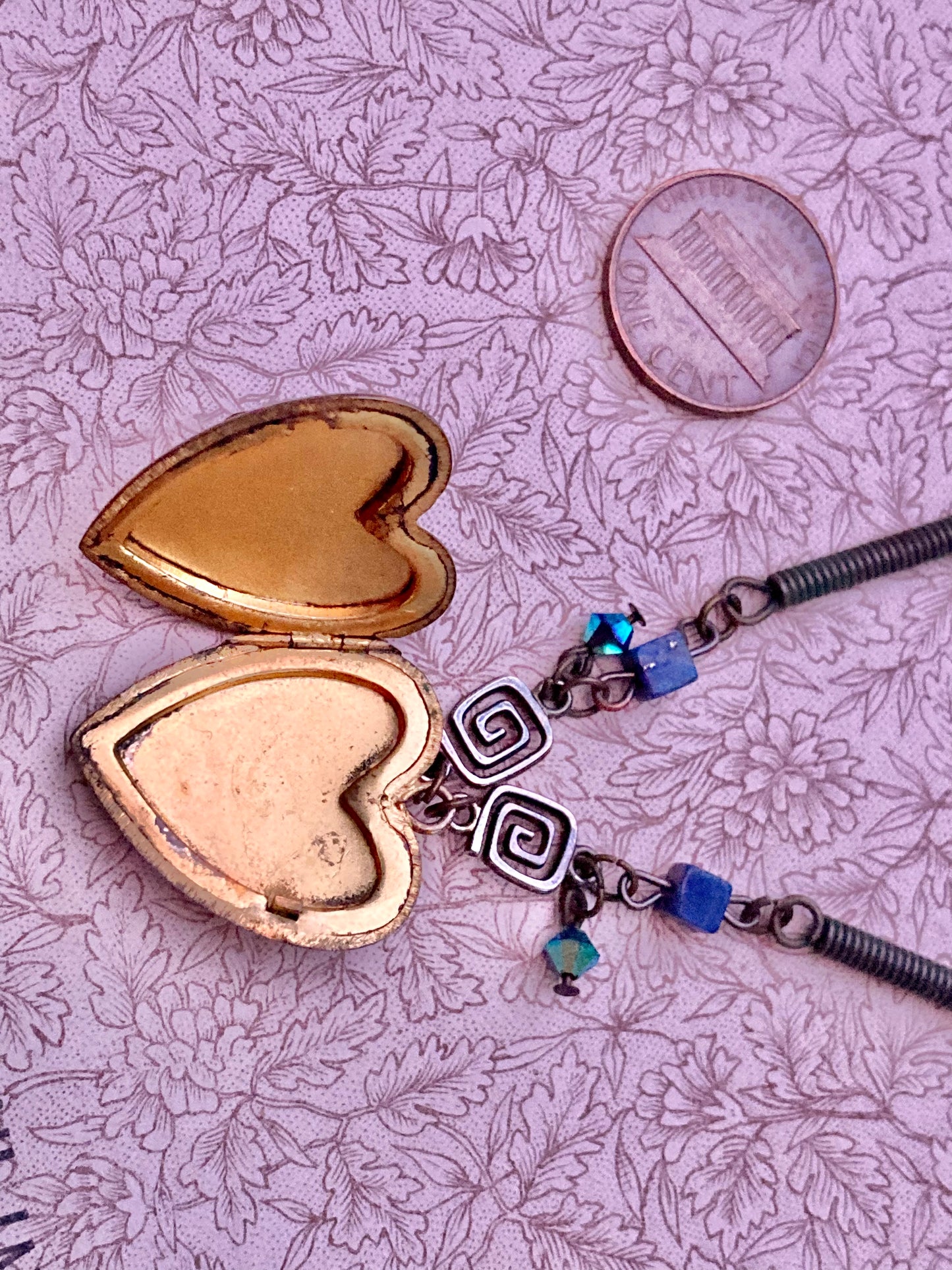 Tiny StEaMpUnK - LOVE HEART LOCKET - necklace